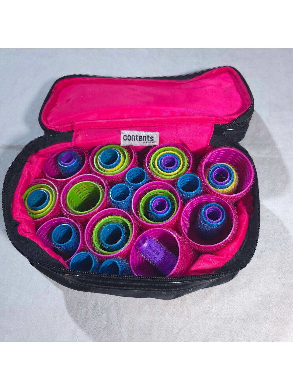 Contents Hair Rollers Set with Carrying Case